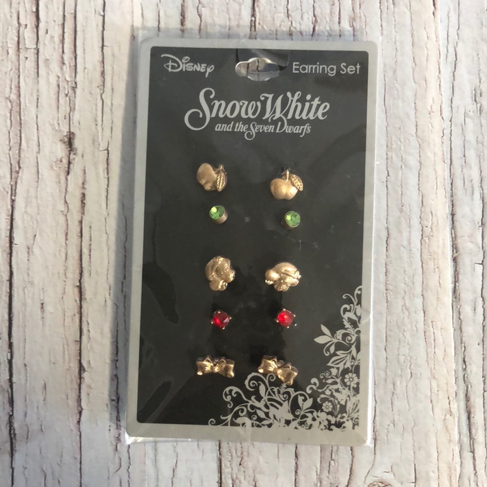 Disney Snow White Earrings Set